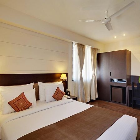 Whispering Palms Hotel 자이푸르 외부 사진